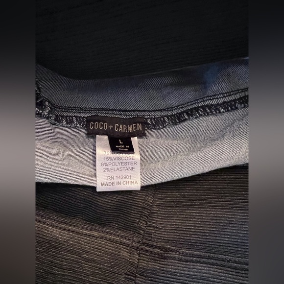 2/$30 Coco and Carmen Distressed Jeans - Picture 4 of 4